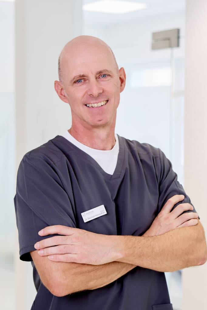 Dr. med. dent. Reinhard Herzog, Zahnarzt und Implantologe der Praxis Zahnmedizin Hochzoll